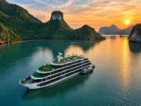 Venus Cruises Halong Bay by Venus Group - Parkering