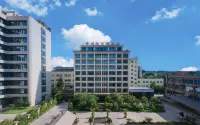 Interstate Honghu Hotel - 3-Star