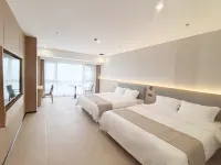 Ruibai Cloud Hotel (Huzhou Taihu Dragon Dream Store) - 2 stelle