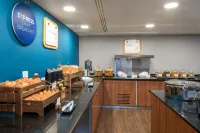 Holiday Inn Express BIRMINGHAM - SNOW HILL by IHG - breakfast