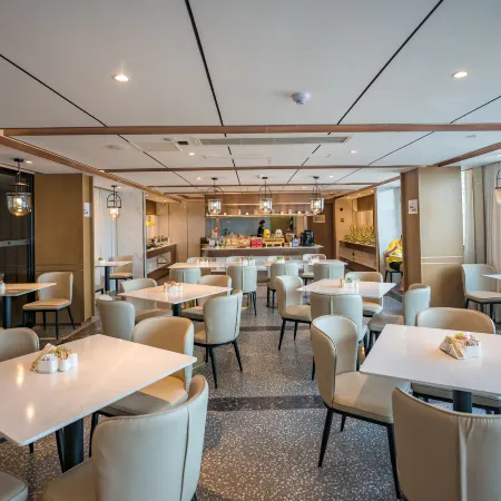 Huainan Railway Station Business and Culture Plaza Atour Hotel