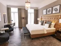 Steigenberger Icon Parkhotel Düsseldorf Hotels near Koe-Bogen