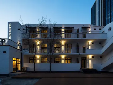 Yi Stack Suisse Placel (Beijing Sanyuanqiao Yansha Embassy District)