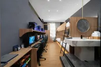 Ciyuan E-sports Homestay (Wuming Passenger Bus Terminal)