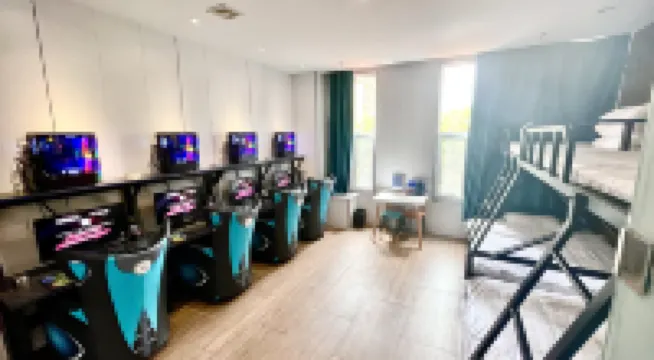 Jinchancha E-sports Homestay (Wuliying Subway Station)