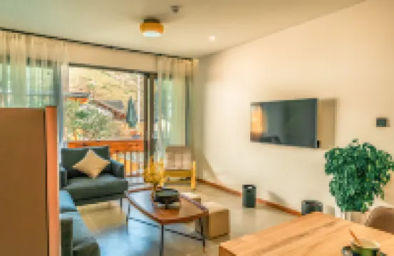 Eryuan Under the Plum Tree Lakeview Vacation Apartment