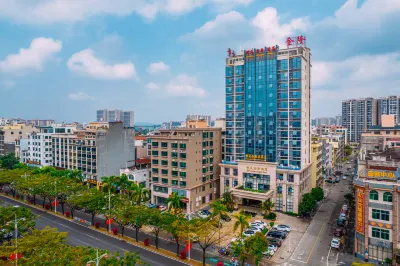 Coconut Rhyme Golden Dragon Hotel (Qionghai Yinhai Road Flagship) Hotels near Qionghai Railway Station