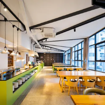 Guoshi Hotel (Dalian Donggang Business District Harbour Plaza Subway Station)