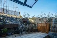 Flower Building Lushan Luyinqi Homestay (Lushan Scenic Area Cableway Station)