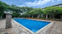 Oakwood Hotel & Apartments Taman Mini Jakarta - Rooftop Pools