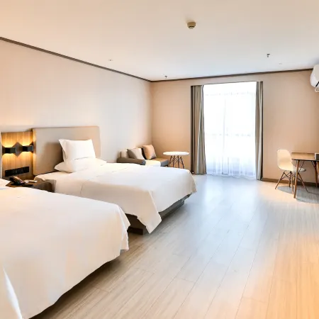 HanTing Hotel (Zhaoqing Qixingyan Scenic Area East Gate)