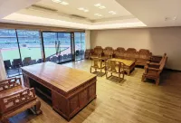 View Hotel (University Sports Center) - Inns