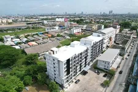 VST HOTEL Отели в г. Самут Пракан