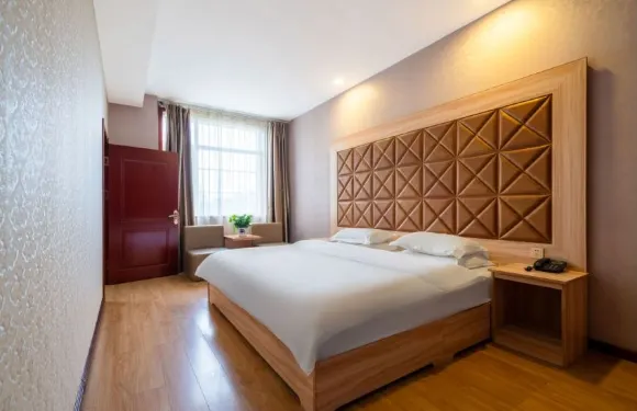 銀川泉園飯店（西部影視城賀蘭演藝小鎮店）