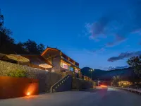 LuGuhu Anxia Mountain Resort Hotel Hotels in Ninglang