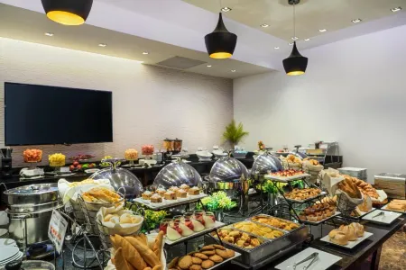 Ramada Plaza by Wyndham Panama Punta Pacifica Отели в г. Панама-Сити