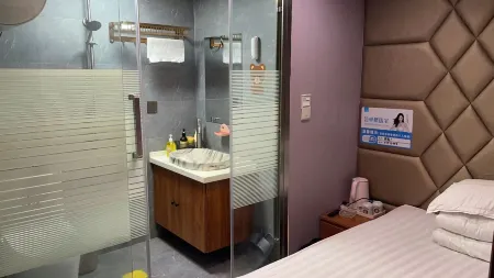 Longjing Jiayi Hotel Отели рядом с достопримечательностью «Longshan Korean Folk Village»