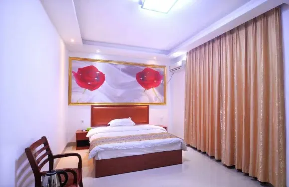 平利松堡寨酒店