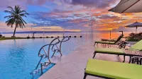 Vannee Golden Sands Beachfront Resort - Beach