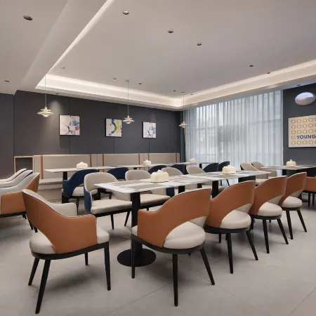 Me Young Me House Hotel (Shimen North Station)