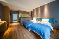 Baique Liangqi Mountain and Sea Panoramic Beauty Su Hotels in Yulong