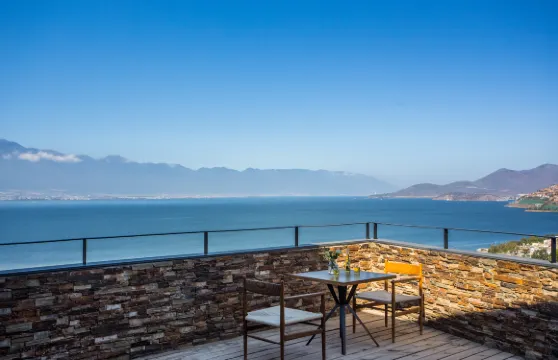 大理雲中隱半山海景酒店