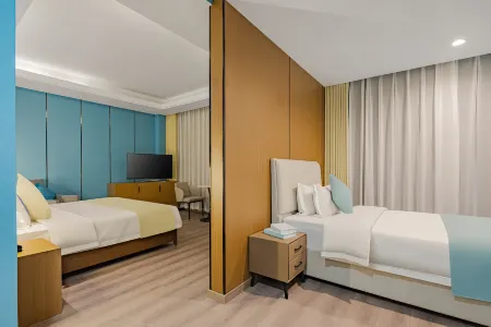 Four Seasons Youth Hotel (Museum)