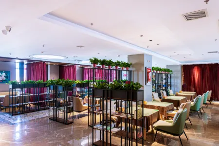 Jiangtang Hot Spring Resort Hotel (Changchun Changying Century City Northeast Tiger Garden) Отели рядом с достопримечательностью «Software Engineering Simulation Company， College of Humanities & Information， Changchun University of Technology»