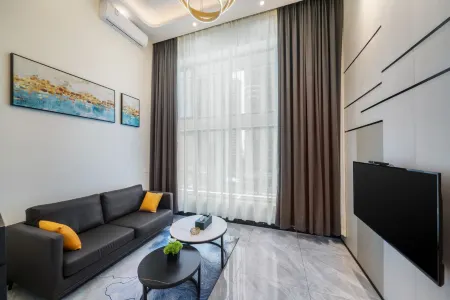 Xidishu Boutique Hotel Apartment (Shenzhen Gongming Square Metro Station Daqili Branch)