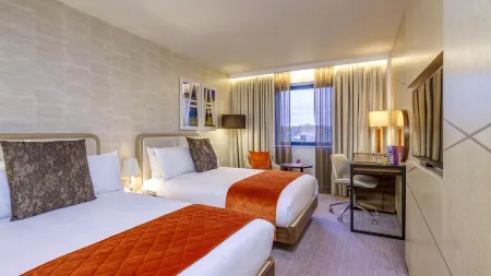 Crowne Plaza London Kings Cross Отели рядом с достопримечательностью «The Crystal»