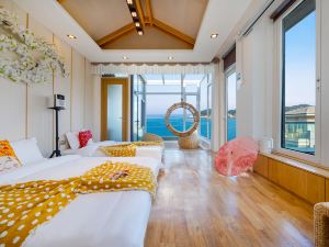 Weihai Four Seasons Yaju Bed and Breakfast