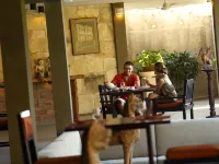 Alindra Villas & Spa Hotels near BTDC
