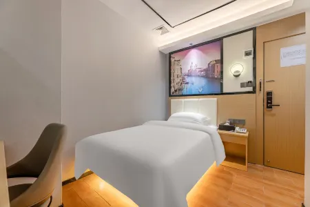 Chengfeng Hotel (Guangzhou Shangxiajiu Pedestrian Street Chenjiaxuan Subway Station)