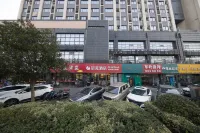 Shell Hotel(Hangzhou Xiasha Zhejiang Gongshang University Yunshui Subway Station Esports Theme) Hotel di Hangzhou