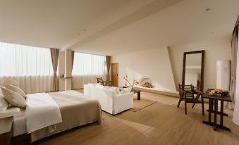Dali Mountainside Hotel