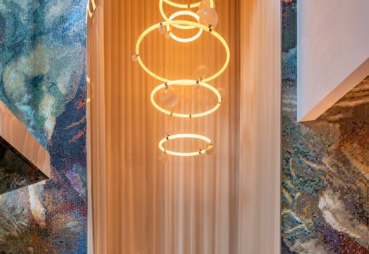 몬드리안 홍콩의 세련된 인테리어 이미지