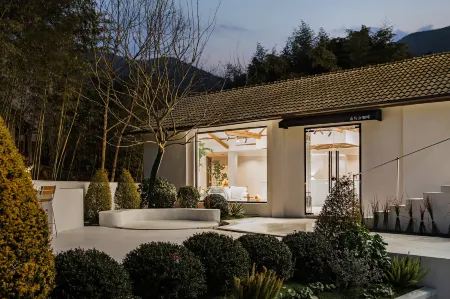 Mountains and mountains SHAN YU SHAN Отели рядом с достопримечательностью «wu he cun»