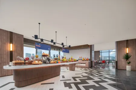 Holiday Inn Express Shenzhen Futian Center, an IHG hotel Отели рядом с достопримечательностью «Shenzhen Polytechnic OCT Campus»