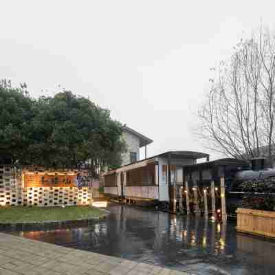 Love your cabin - Yanglou Theatre Homestay Hotel Exterior