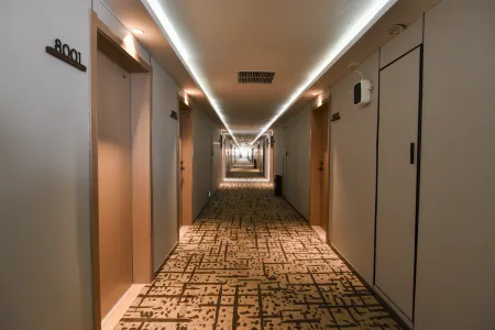 Xingfuli Hotel (Yongcheng Jinbo Hotel) Отели рядом с достопримечательностью «Fuzi Mountain Scenic Area»