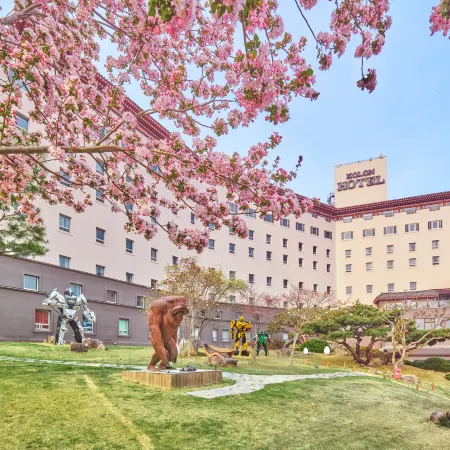 Kolon Hotel Отели рядом с достопримечательностью «Gyeongju National Park»