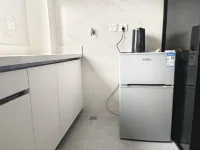 Light Luxury Banshan Hot Spring B&B (Tourism College Branch)