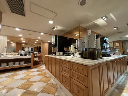 Royal Seasons Hotel Taipei Nanjing W Отели рядом с достопримечательностью «Tsai Jui-yueh Dance Research Institute»