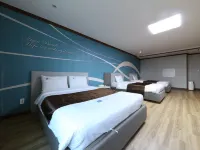 Seongsan Aqua Beach Hotel Отели рядом с достопримечательностью «Храм Понвонса»