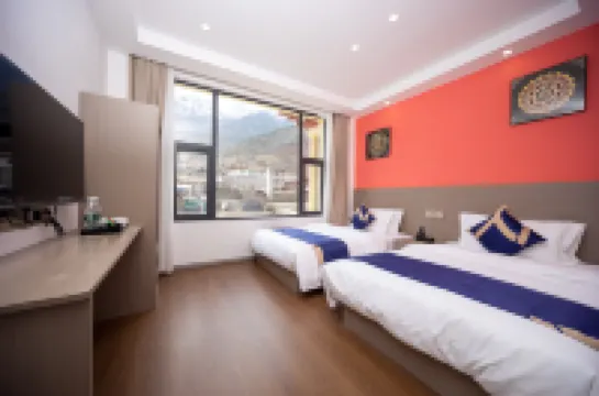 Kangding Guanding Impression·Snow Mountain Xueding Manju Beautiful Homestay