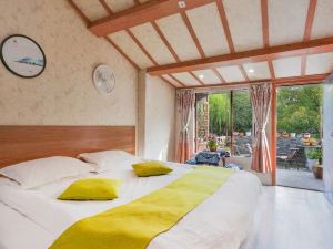 Wuzhen Guishu Pillow Water B&B