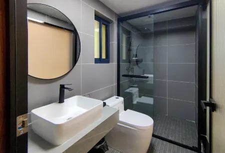 Royal Leaf Qingshe Отели рядом с достопримечательностью «Hong'an Ancient Town»