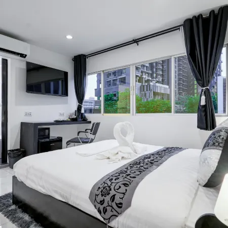Thonglor Suites Hotel Отели рядом с достопримечательностью «Станция надземного метро Thong Lo»