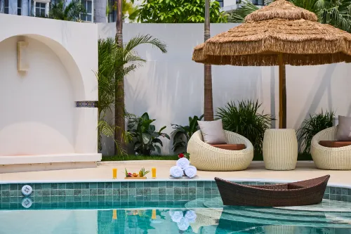 Floral Lux Hotel · Lingguo Hotel(Beihai Silver Beach International Passenger Port Branch)