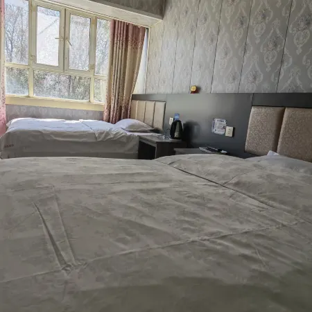 Urumqi Huaxi Hotel